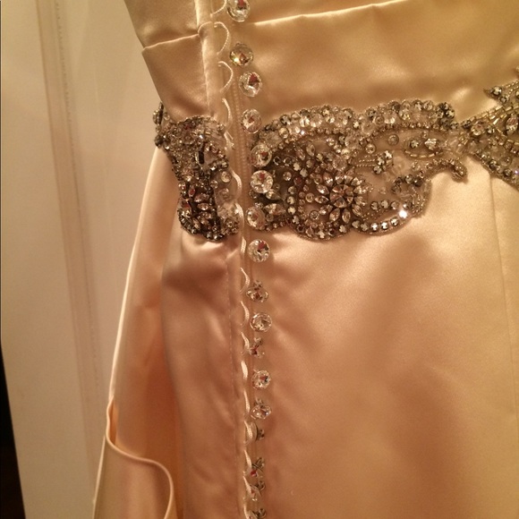 Wedding dress, size 8 - Judd Waddell. Brand NEW!! - Picture 5 of 8